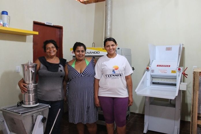 Prefeitura doa equipamentos para a padaria da Associação Vida Nova