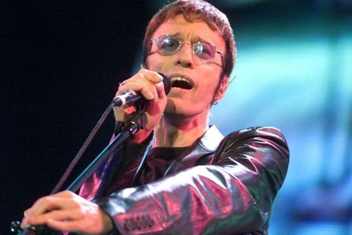 Integrante do Bee Gees é hospitalizado no Reino Unido