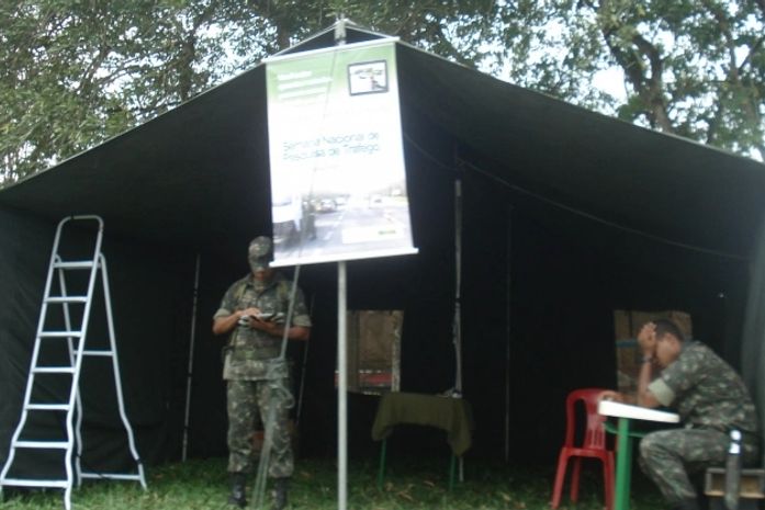 Exército ocupa estradas federais em todo país, mas apenas para realizar pesquisa.