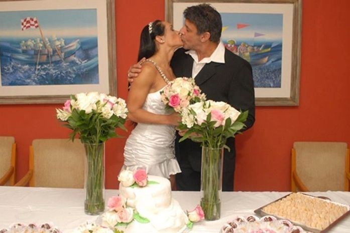 Alexandre Frota aparece em evento um dia após o seu casamento