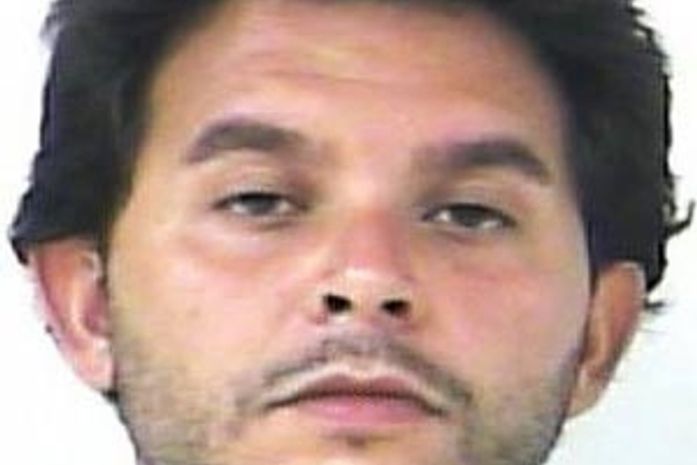 Americano é preso por roubar esterco de vaca em fazenda