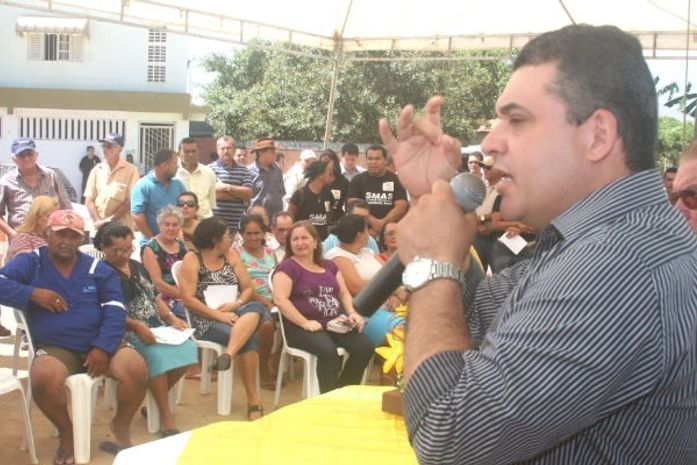 Obra no Juca Sampaio vai pavimentar ruas do bairro