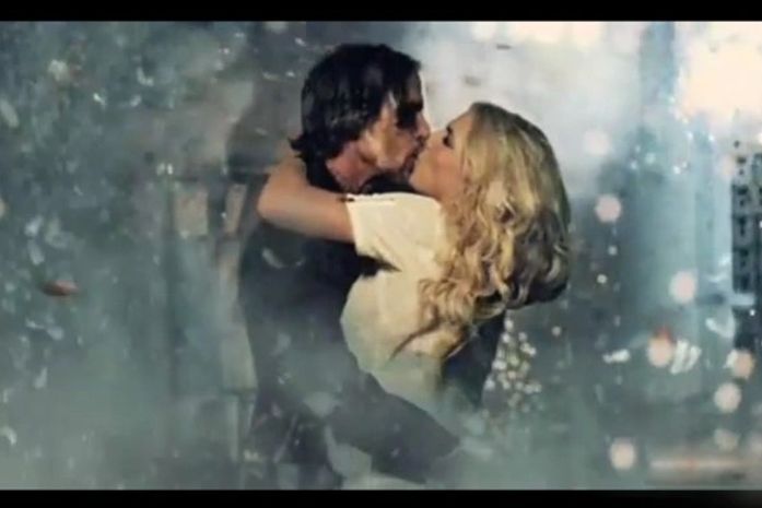 Britney Spears protagoniza cenas quentes em novo clipe