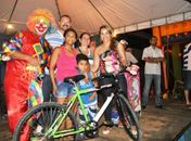 Criançada de Feira Grande festeja seu dia com brincadeiras e presentes