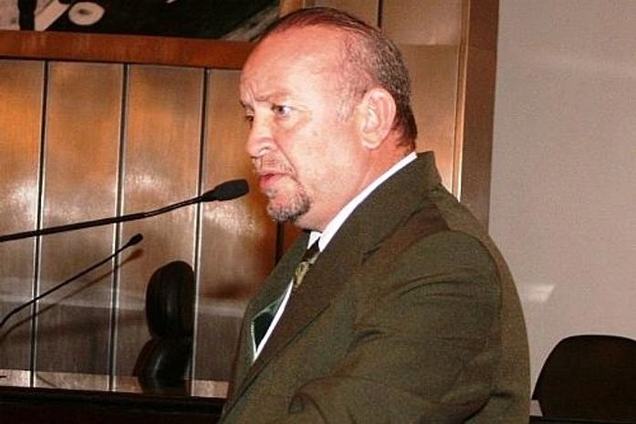 ex-deputado e médico Carlos Cavalcante