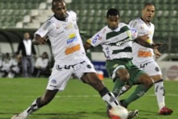 Video: ASA desencanta, vence a primeira fora de casa e respira na Série B