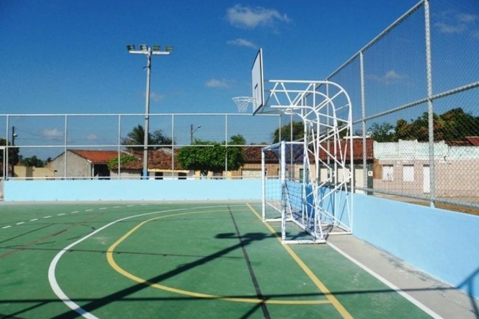 Quadra construída em São Brás graças a emenda de Beltrão