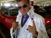 Em Las Vegas, Luciano Huck se veste de Elvis Presley
