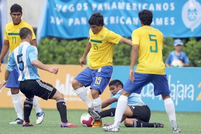 Brasileiros e argentinos empataram, ams permanecem favoritos no futebol