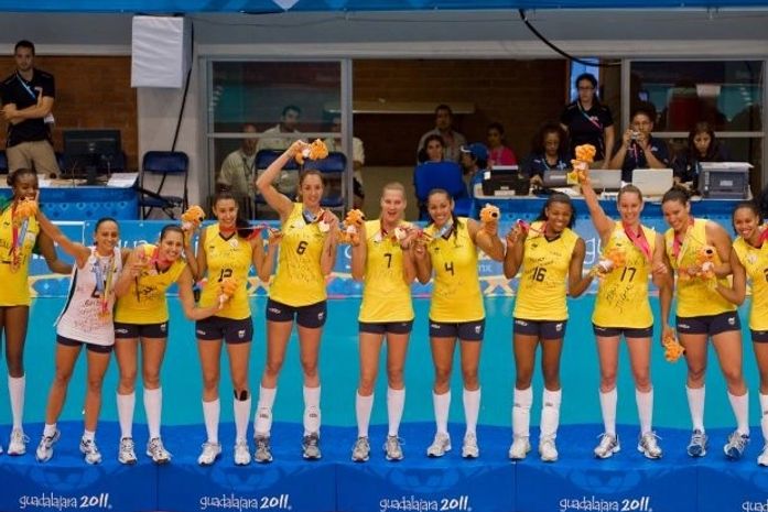 Em reedição de 2007, Brasil se vinga de Cuba e leva ouro no vôlei