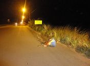 Embriagado, homem dorme às margens da rodovia AL 215