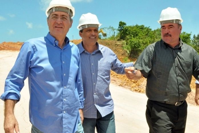 Renan com Mosart e Cícero Almeida visitou obras em Maceió