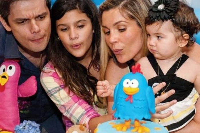 Flávia Alessandra e Otaviano Costa festejam 1 ano de Olívia