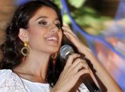 Paula Fernandes vende mais do que Ivete, Luan e Exaltasamba juntos