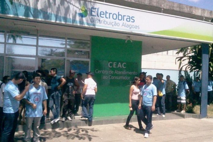 Após fim de prazo, aprovados da Eletrobras continuam aguardando convocação