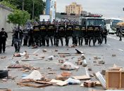 SP: camelôs confrontam polícia no Brás; ao menos um é preso