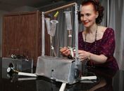 Máquina do 'Doutor Morte' é leiloada em Nova York