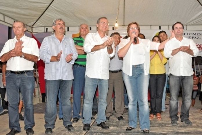 Célia Rocha destaca importância do Bosque, ladeada por Renan, Luciano Barbosa, o presidente municipal do PMDB, José de Macedo, e o secretário de Governo Ricardo Teófilo.