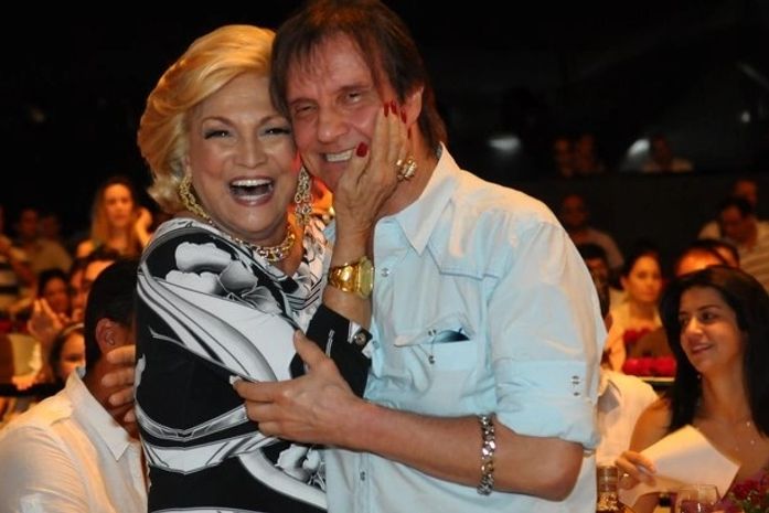 Hebe Camargo e Roberto Carlos se encontram em leilão