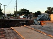 Em Campo Grande, erosão que 'engoliu' rua já atinge calçada