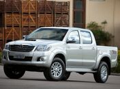 Toyota Hilux ganha visual renovado e terá motor flex