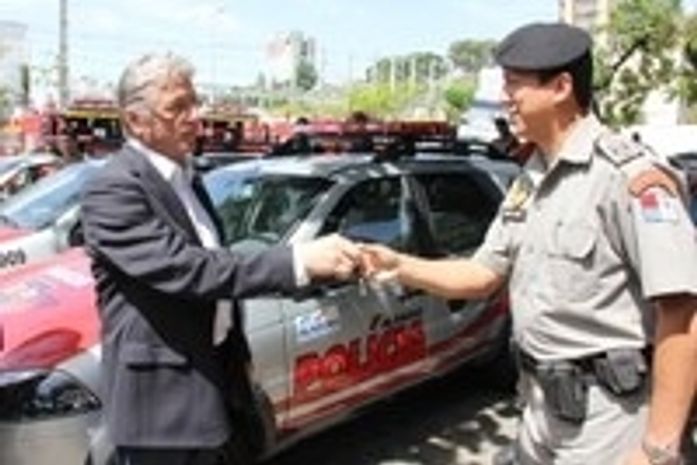 Governo de Alagoas entrega viaturas e equipamentos a órgãos de segurança