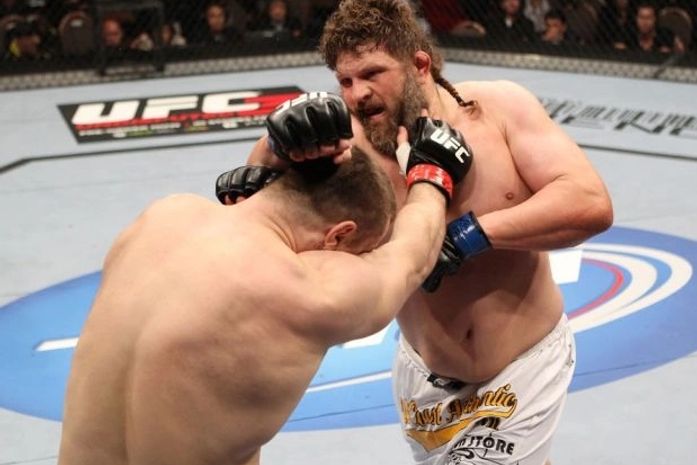 Mirko Cro cop foi nocauteado por Roy Nelson.