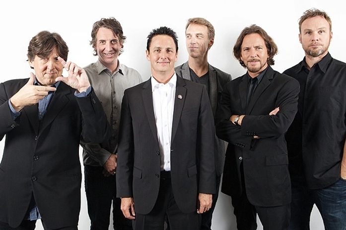 Pearl Jam inicia nova turnê no Brasil revisitando 20 anos de carreira