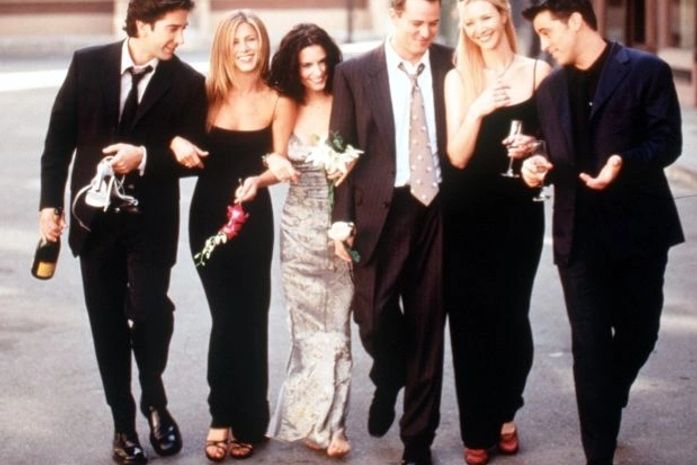 Alexander McQueen já buscou inspiração em 'Friends'