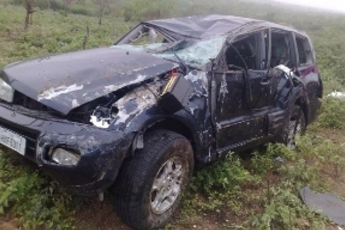 Capotamento na AL-220, próximo a Delmiro, deixa seis pessoas feridas