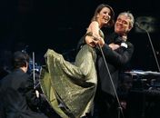 Sandy ganha 'chega mais' carinhoso de Andréa Bocelli