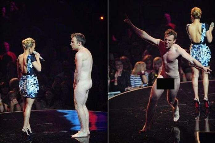 Homem nu invade palco durante premiação na Irlanda do Norte