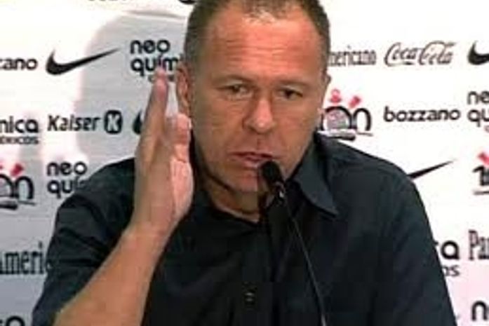 Mano lamenta ausência de Kaká: ‘Atrasa um pouco o processo’