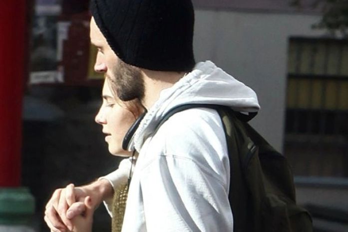 Amanda Knox aparece mãos dadas com novo namorado em Seattle