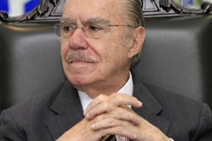 Sarney admite votar lei de veto dos royalties