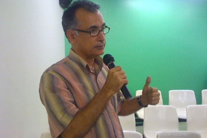Dr. Carlisson Valeriano