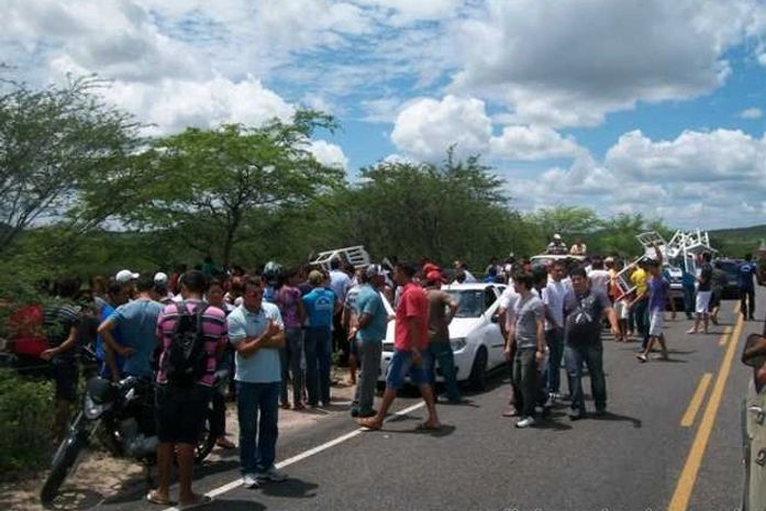 Carro do vice-prefeito de Olho D'Água do Casado