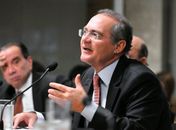 Na CCJ, Renan consegue apoio das lideranças para votação da PEC prorrogando a DRU



