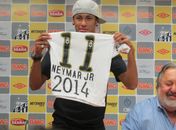 Mano vê lado bom e ruim em permanência de Neymar no Brasil