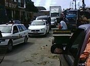 Trânsito caótico na região do Mercado da produção.