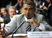 "Não levo nenhum da CBF, talvez ele leve", disse o deputado referindo-se a Pelé