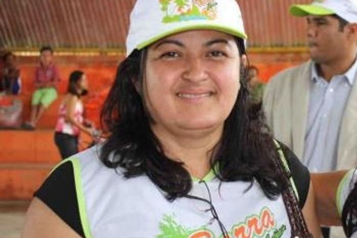 Mãe de jovem acusado de matar o pai diz que ele não é o assassino