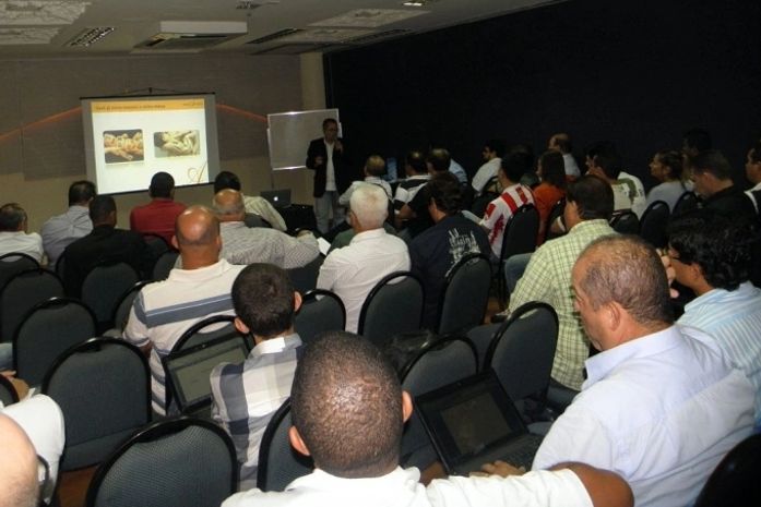 Marqueteiro do Inter de Porto Alegre realizou palestras em Maceió