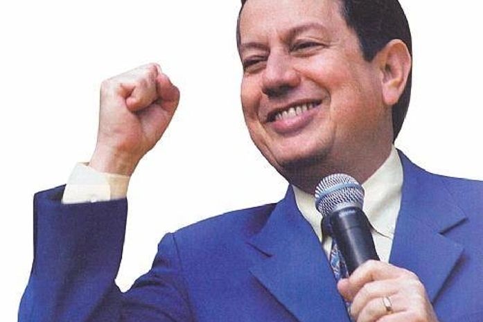 R.R. Soares e caravana percorrem o Brasil pregando o evangelho