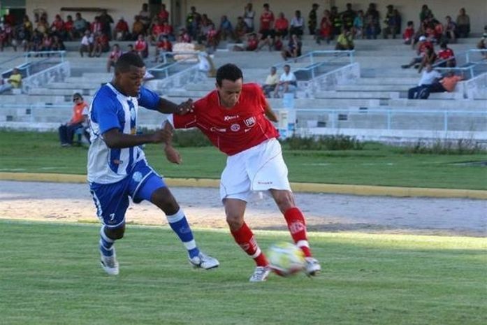 CSA e América-RN em jogo válido pela Copa do Nordeste em 2010.