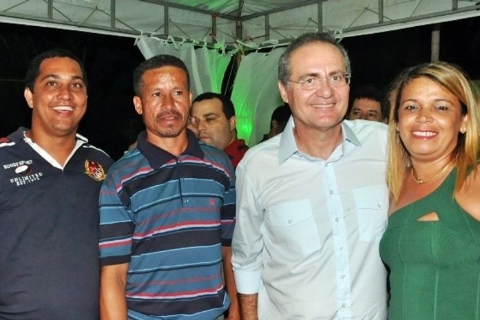 Em Porto de Pedras, senador Renan recebeu cumprimentos de eleitores