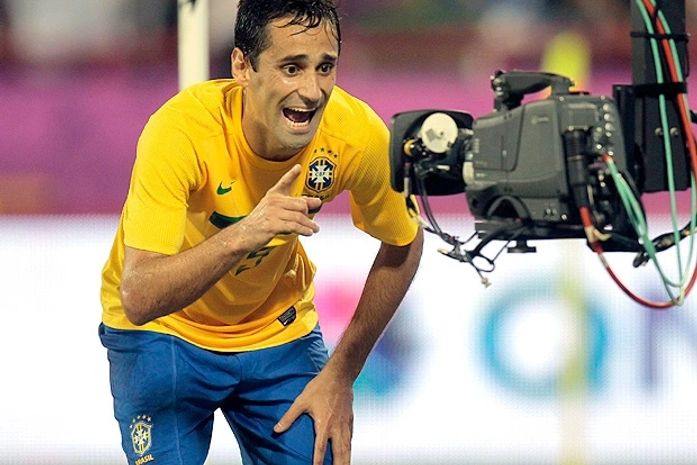 Com dois gols de Jonas, Brasil bate Egito e encerra 2011 com o pé direito