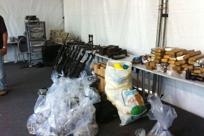 Bope acha 24 fuzis e 2 lança rojões em buscas na Rocinha