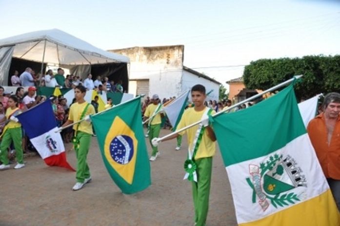 Moradores celebram Proclamação da República