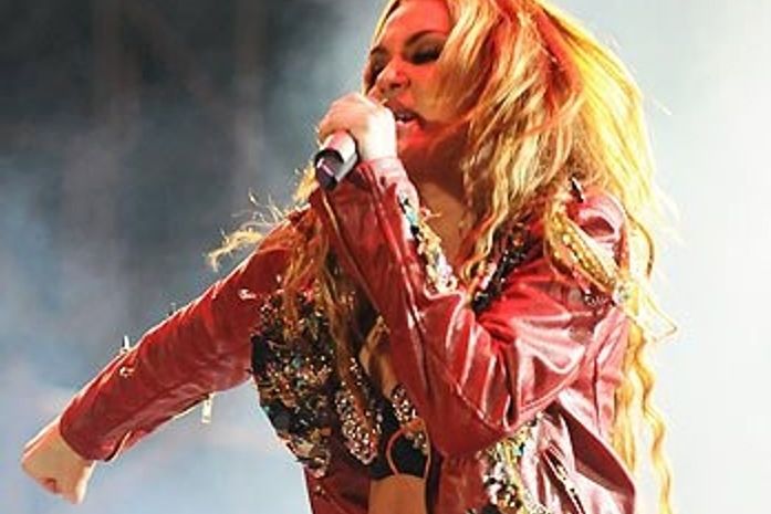 No Twitter, Miley Cyrus rebate críticas sobre seu peso